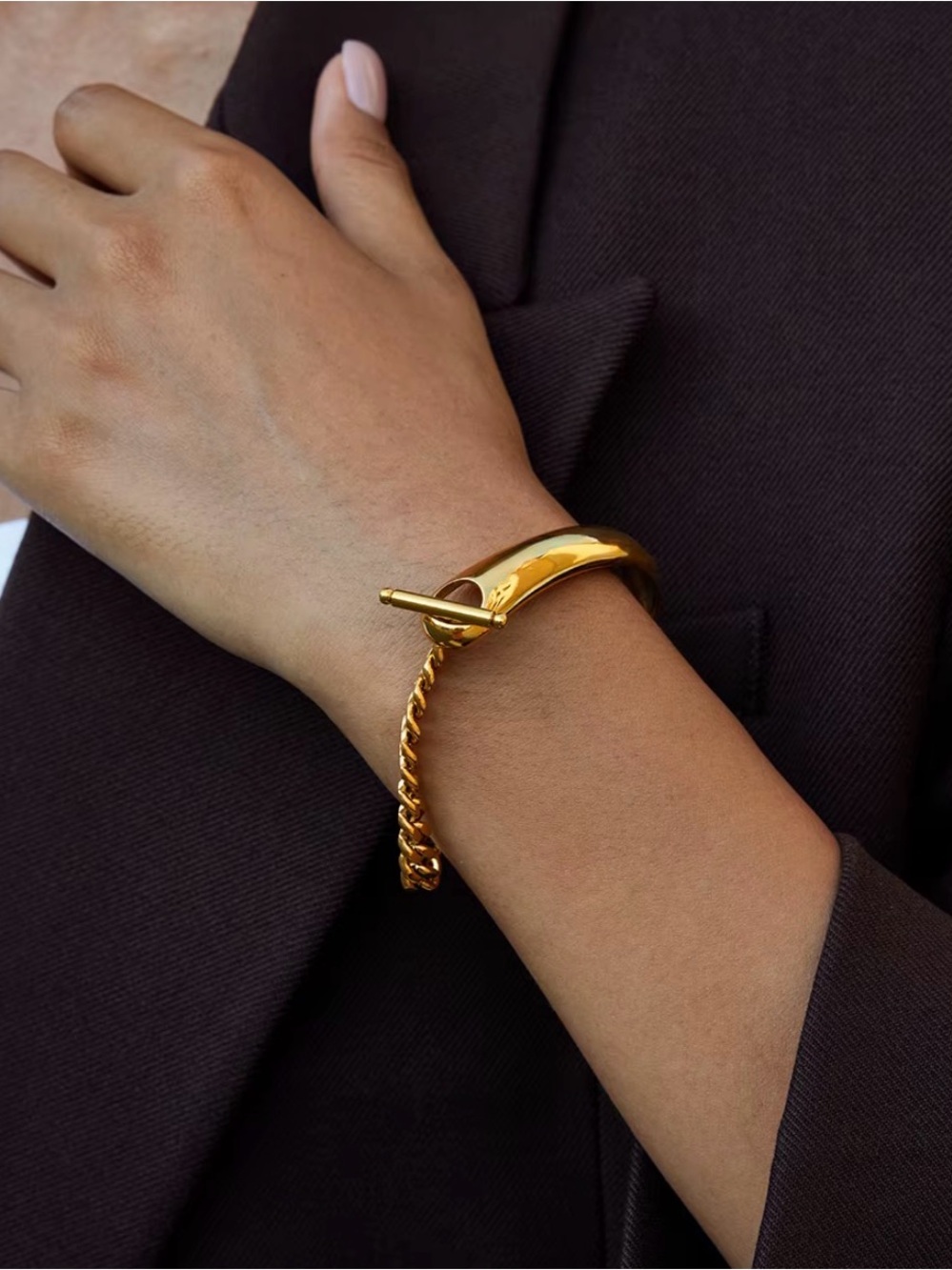 New! 18K Gold Plated Stainless Steel Women's Toggle Bracelet